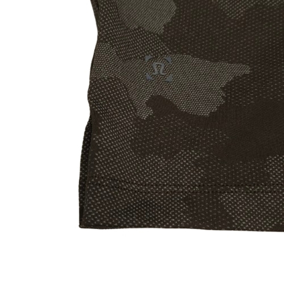 lululemon athletica T.H.E. Short 7" Mesh *Linerless - Picture 4 of 7